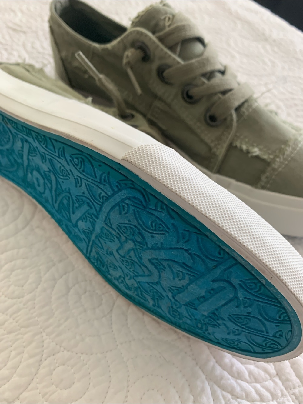 Blowfish tennis shoes pale green size 8 - Picture 5 of 6